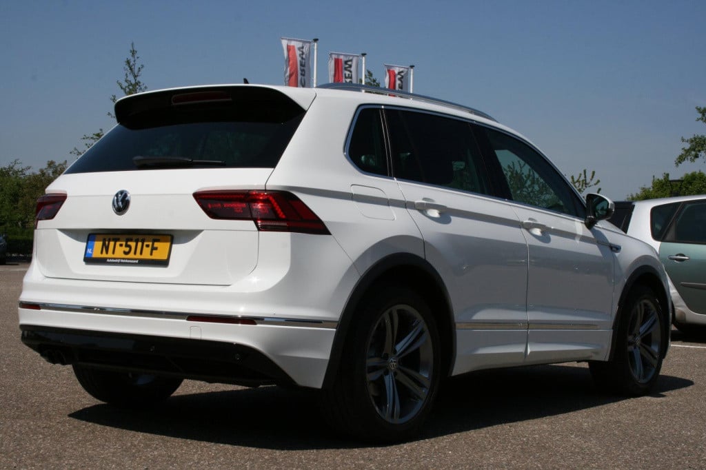 Volkswagen Tiguan 1.4 tsi r-line / connected series