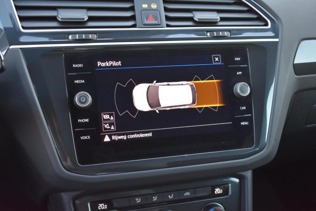Volkswagen Tiguan 1.5 tsi act r-line | trekhaak | nap | apple carplay | and