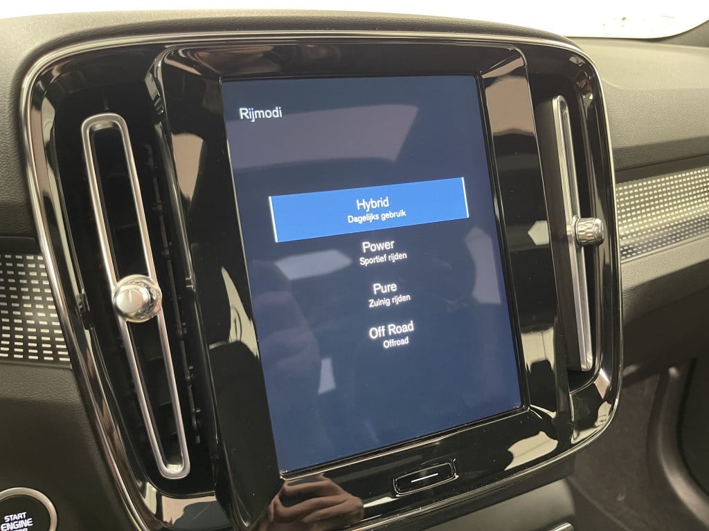Volvo XC40 1.5 t5 recharge r-design | thunder grey | pano | trekhaak | 262p