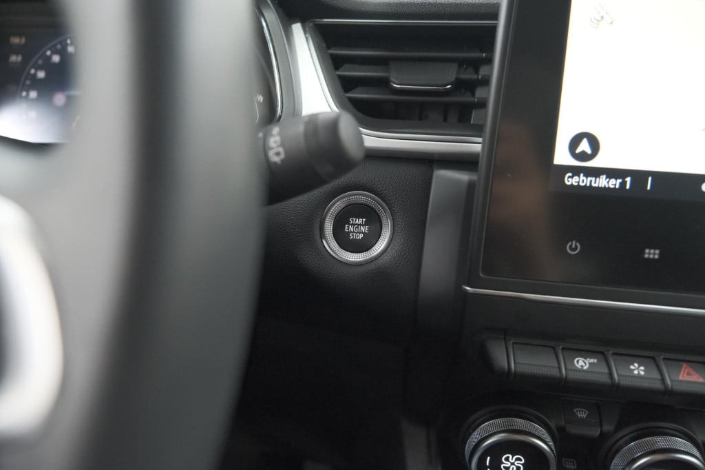Renault Captur mild hybrid 140 edc techno | navigatie | camera | parkeersen
