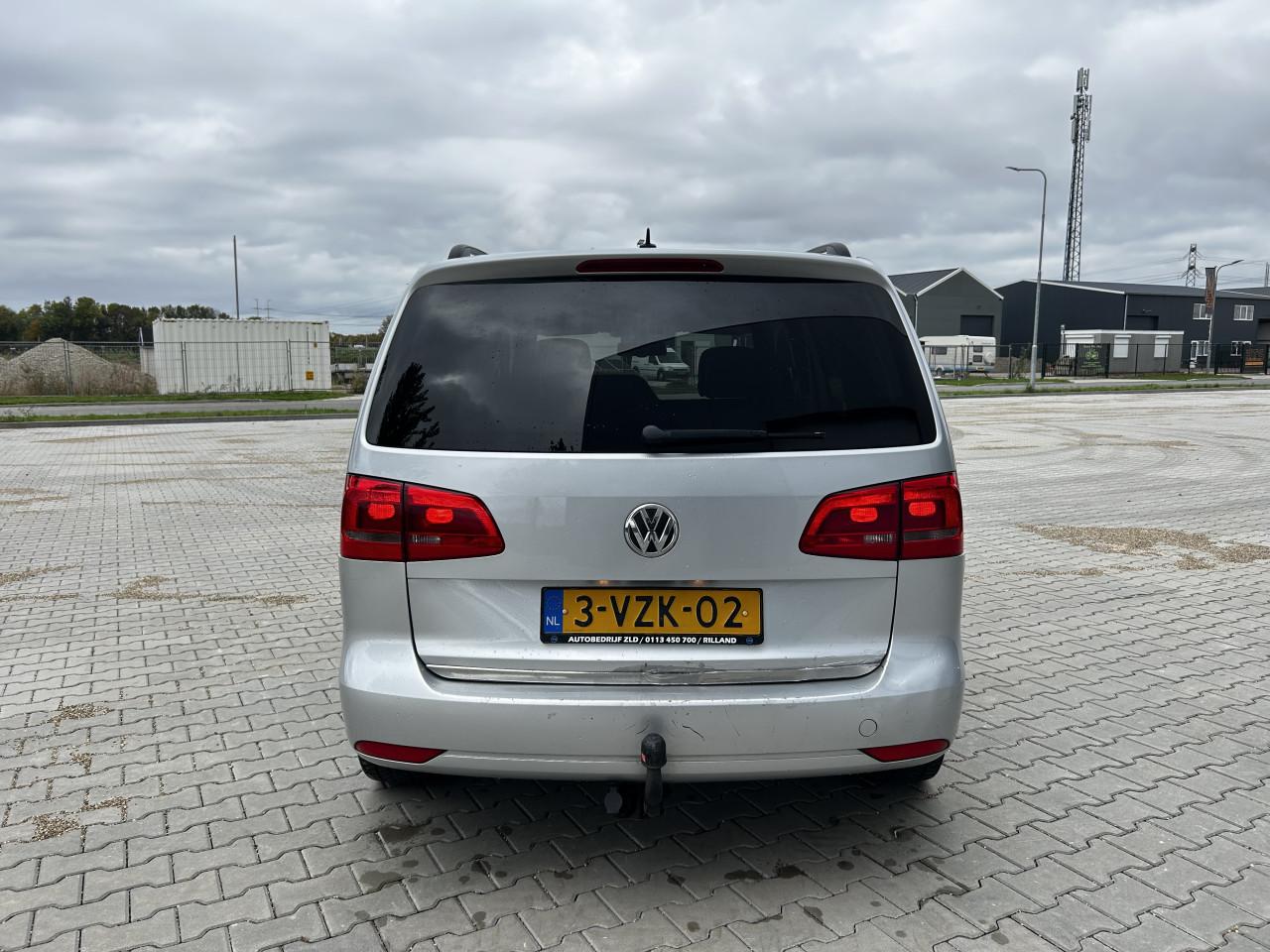 Volkswagen Touran 1.6 TDI/Virtual cockpit/DSG/GRIJS KENTEKEN
