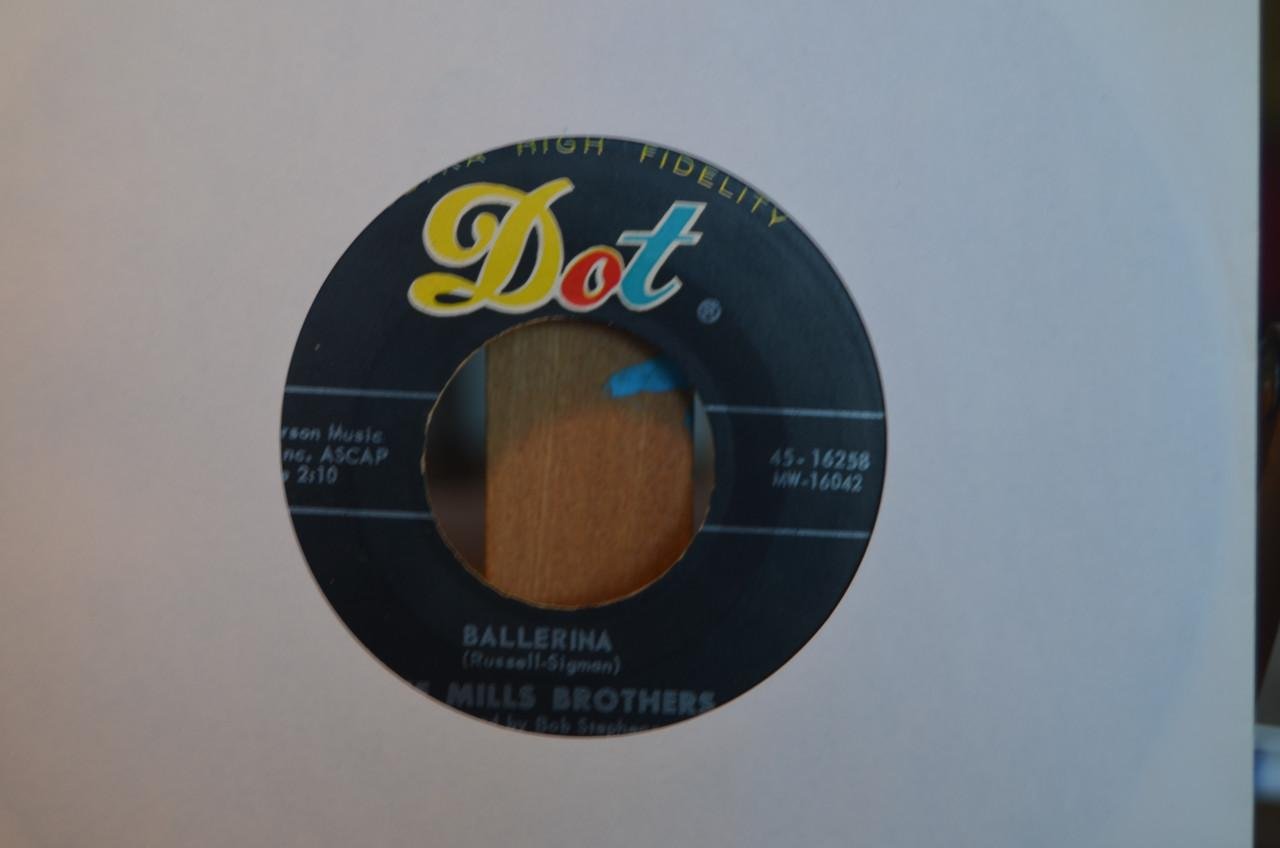 Diverse singles 'The Mills Brothers' (2)