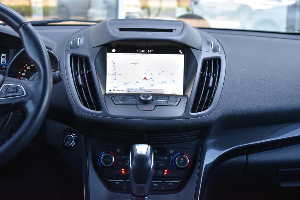 Ford Kuga 1.5 ecoboost st-line | awd | climate control | cruise control | p