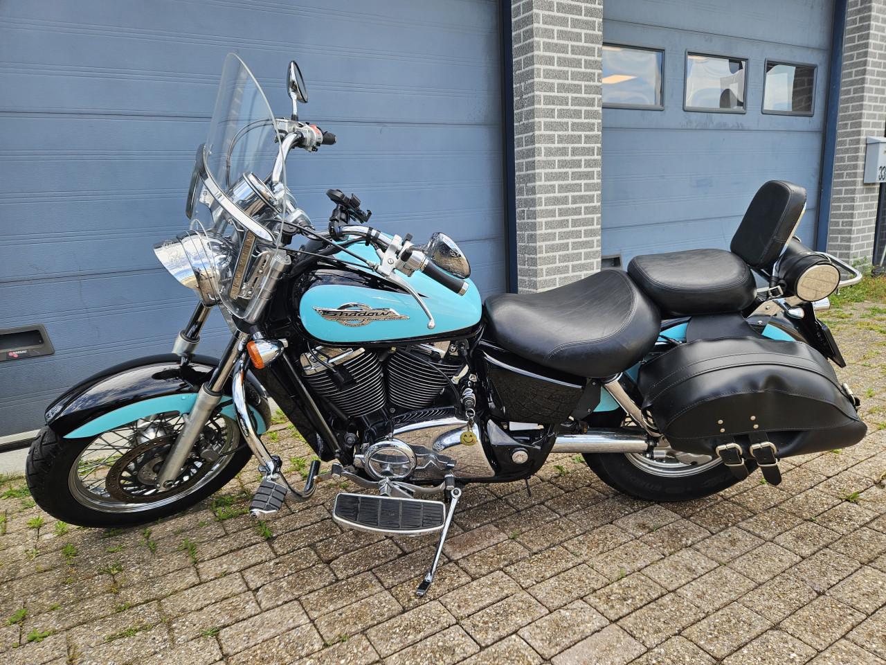 HONDA SHADOW 1100 American Classic Edition