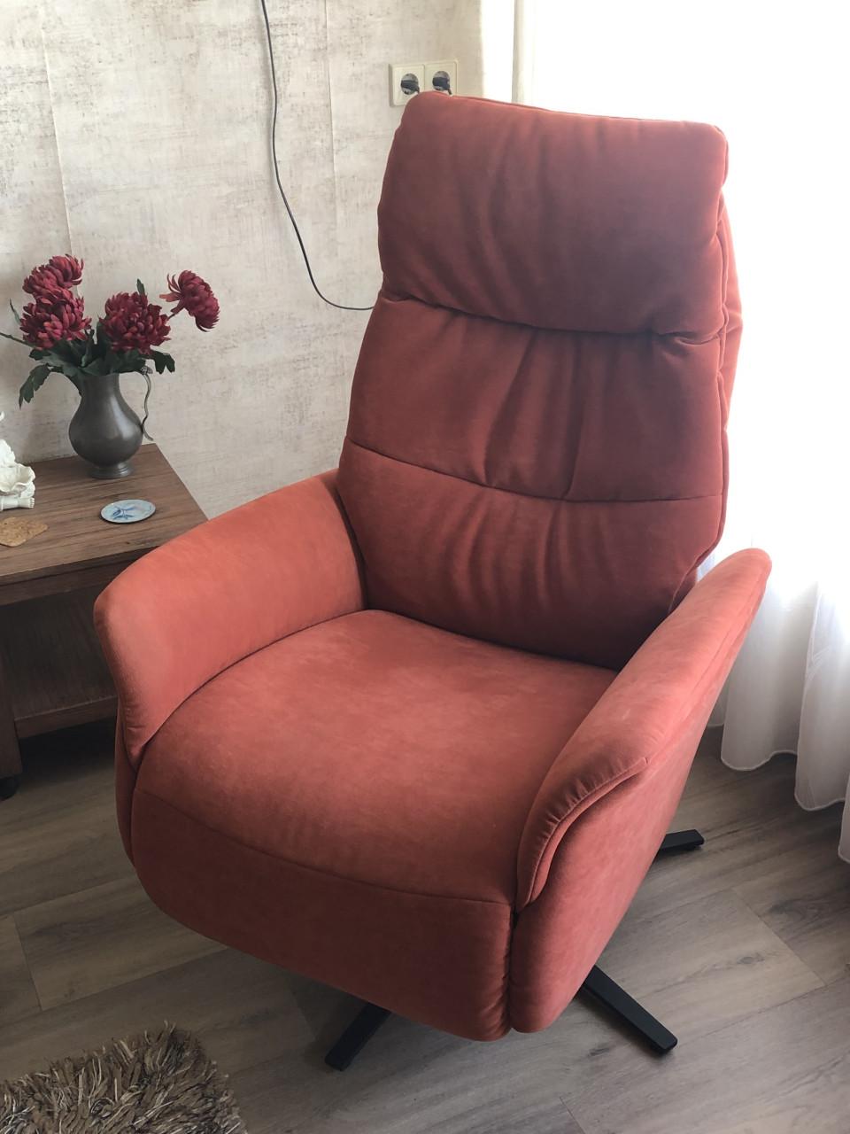 Himola.   Relaxfauteuils    Kleur Brique en mosgroen