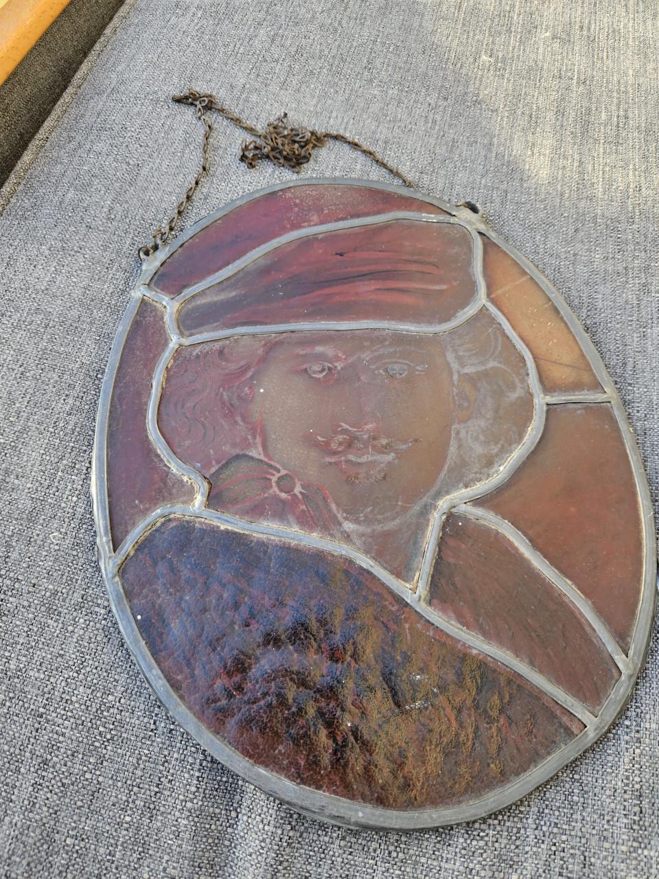 Antiek glas-in-lood raamhanger met portret, handgemaakt