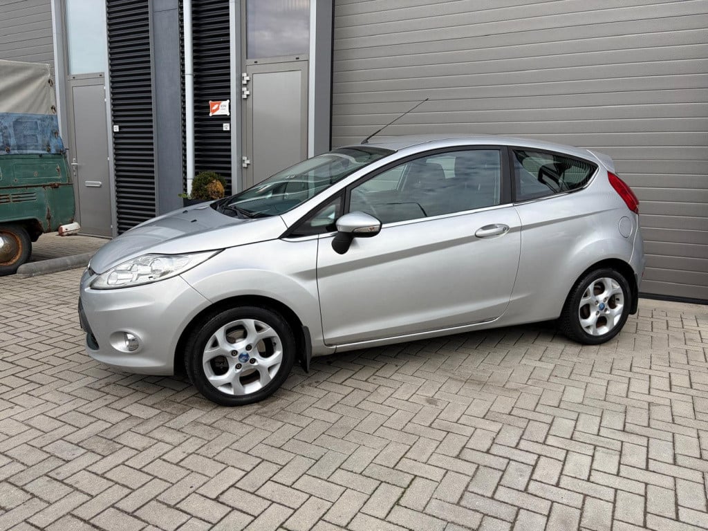 Ford Fiesta 1.25 titanium/155.000 nap/airco/lichtmetaal/pdc/