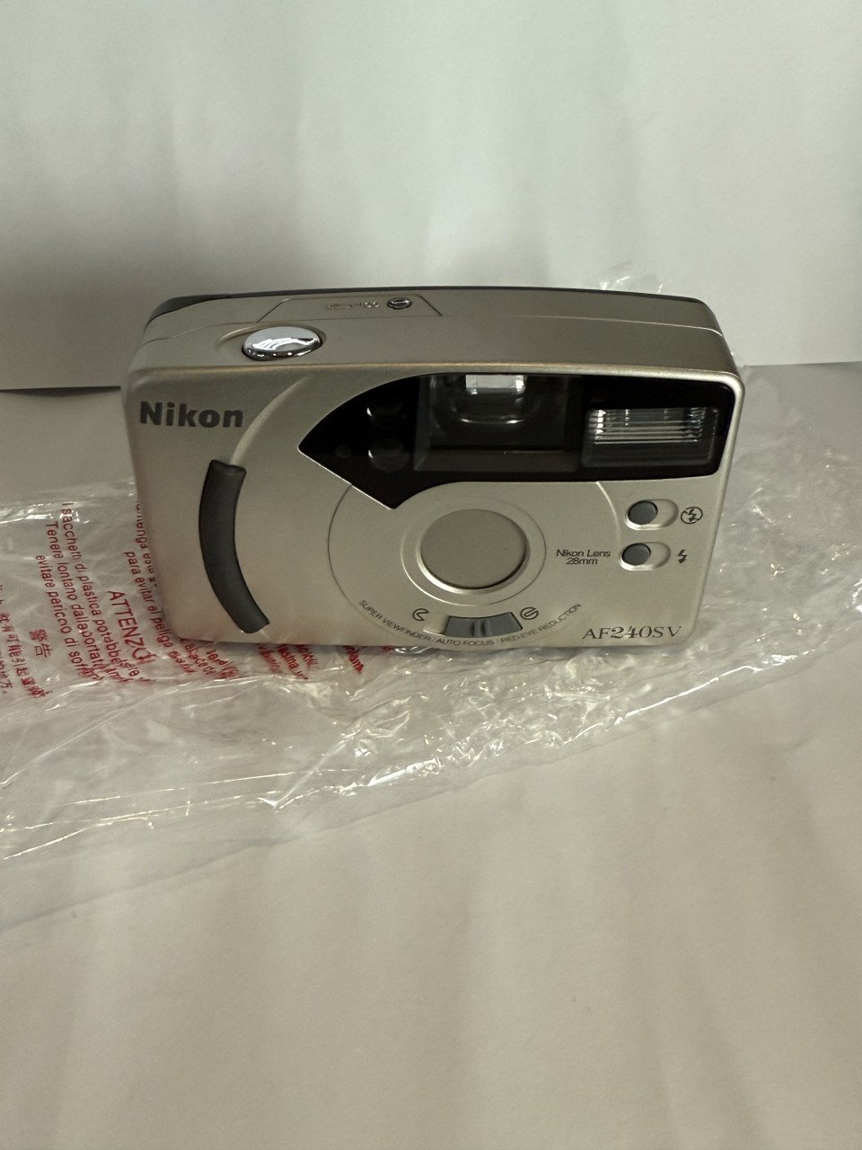Nikon AF240SV 28mm lens autofocus red eye reduction