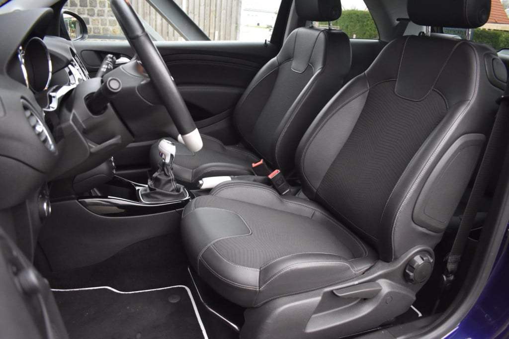 Opel Adam 1.0 turbo rocks | stoelverwarming | nap | sfeerverlichting | clim