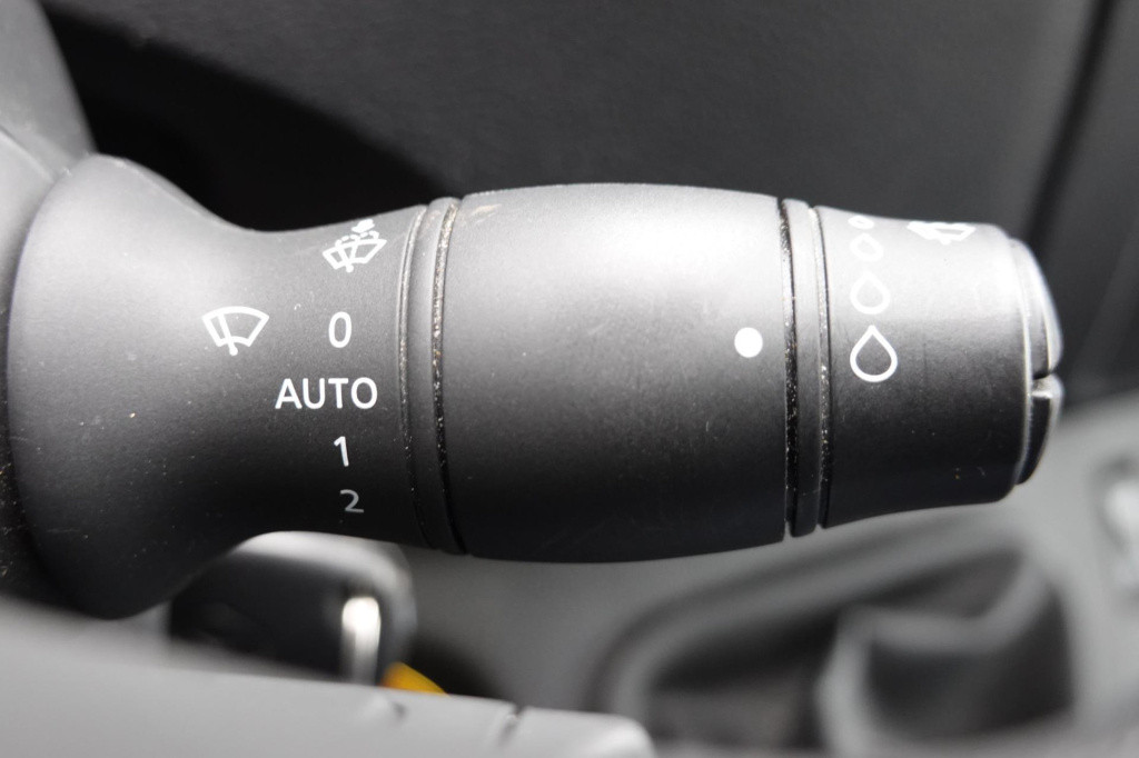 Renault Master t33 2.3 dci 135 l2h2 met laadklep