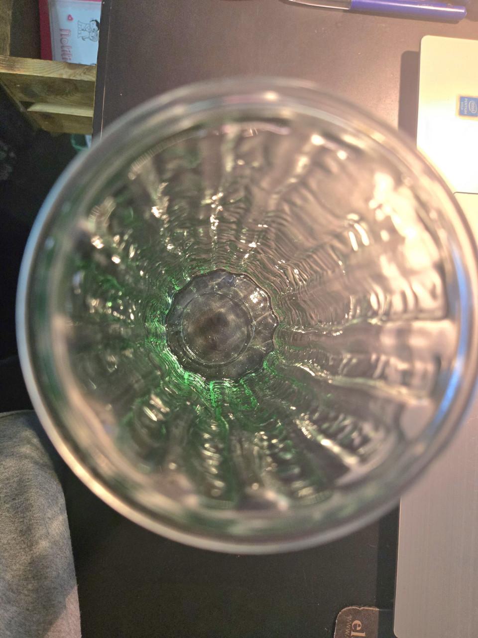 Vaas groen bamboedesign H23 Ø 9 cm Nieuw in doos.