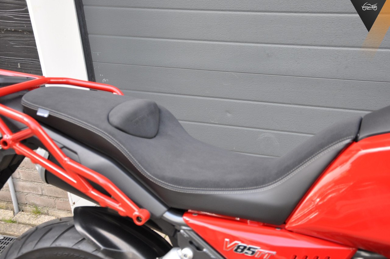 Moto Guzzi V85TT