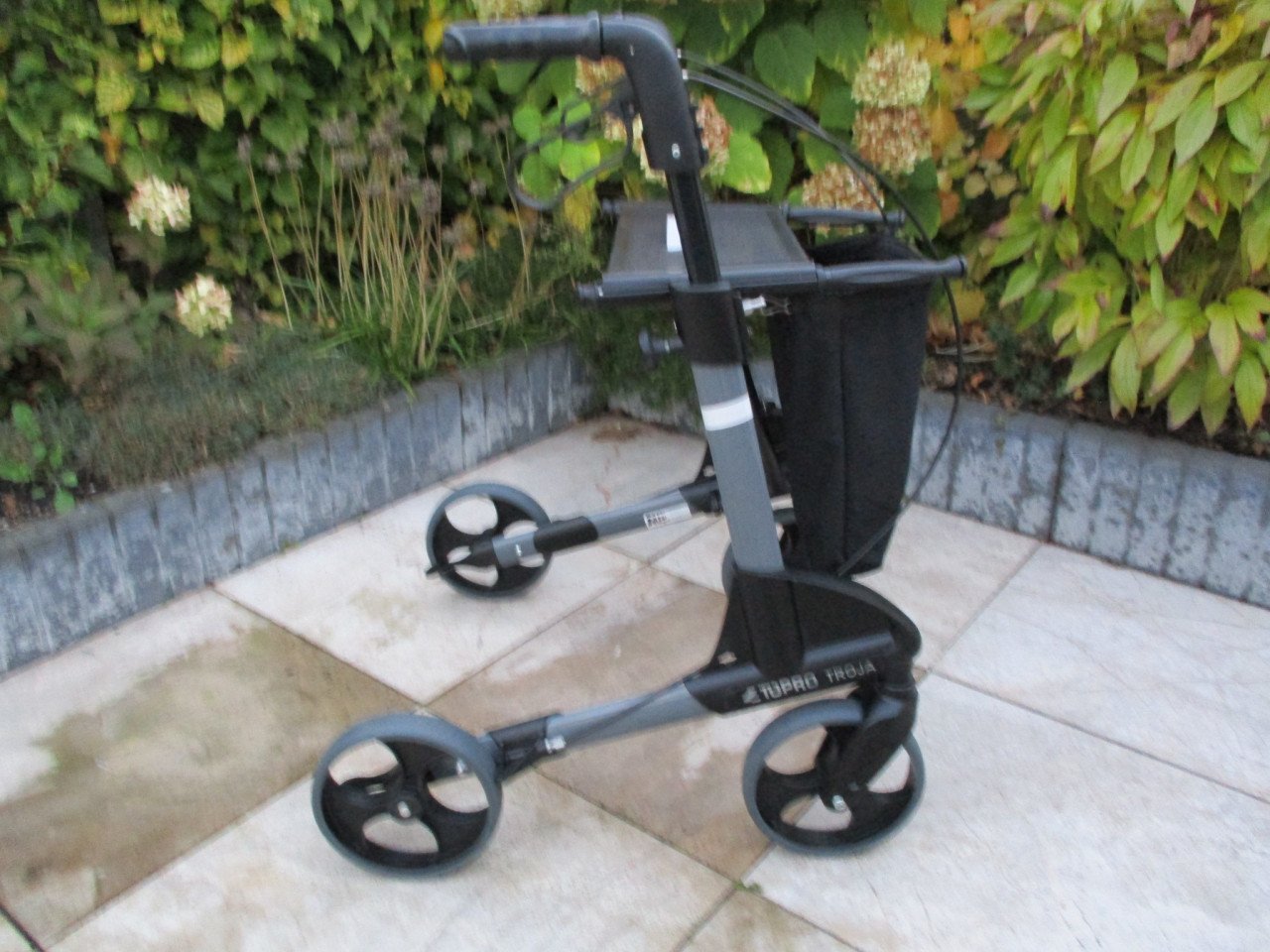 GebruikteTopro Troja opvouwbare lichtgewicht rollator met zitje e grote tas