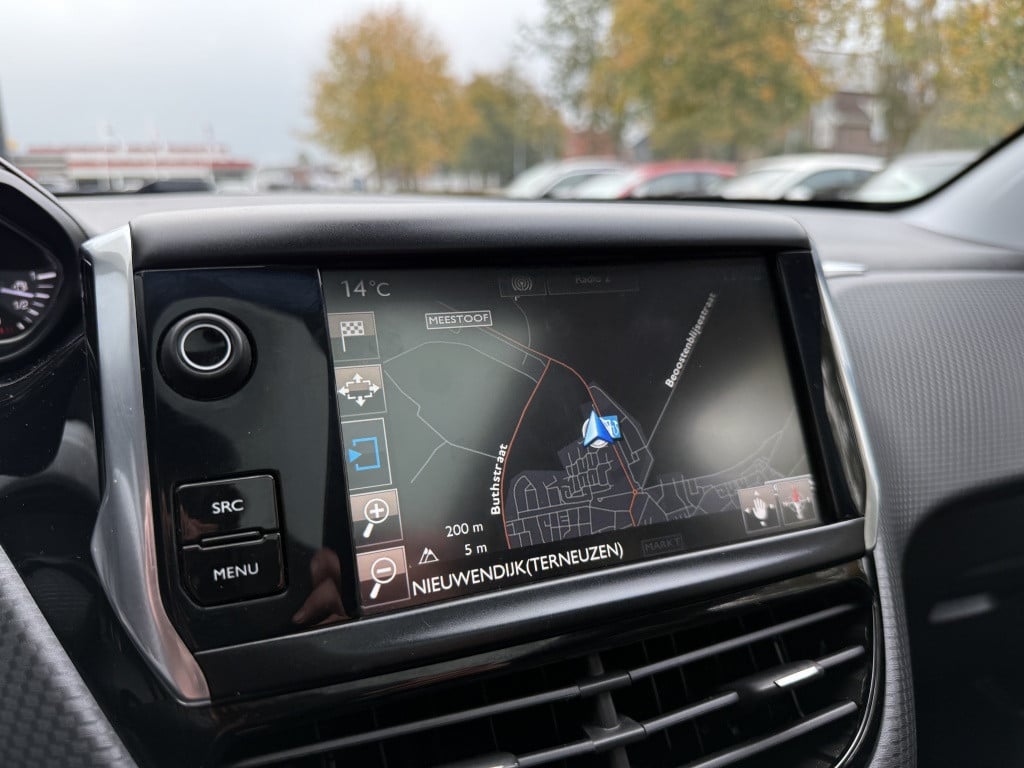 Peugeot 2008 1.2 puretech gt-line // gaspedaal links automaat aanpassing! /