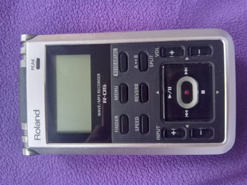 Roland R-05 wave/ mp3 recorder