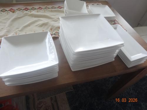 Mooie witte borden set