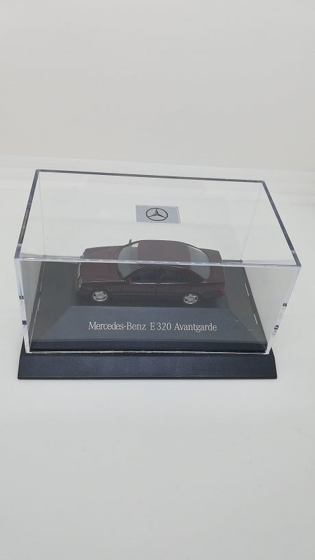 Mercedes Benz E320 Avantgarde 1/87  NIEUW