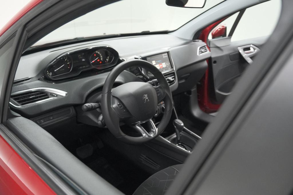 Peugeot 2008 puretech 110 eat6 active | camera | apple carplay | parkeersen