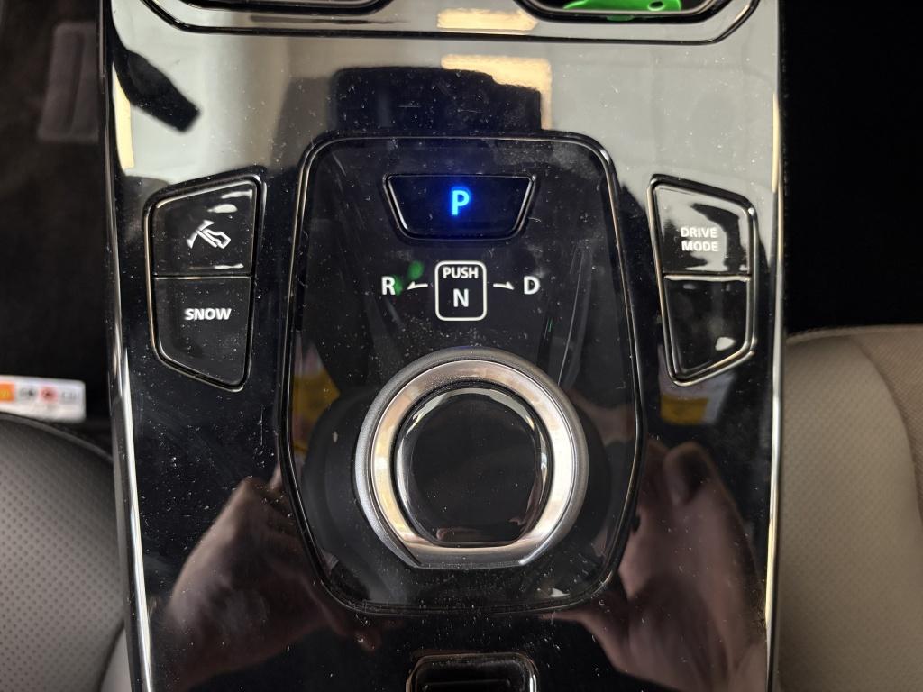 Toyota Urban Cruiser executive 61 kwh | panodak | jbl |