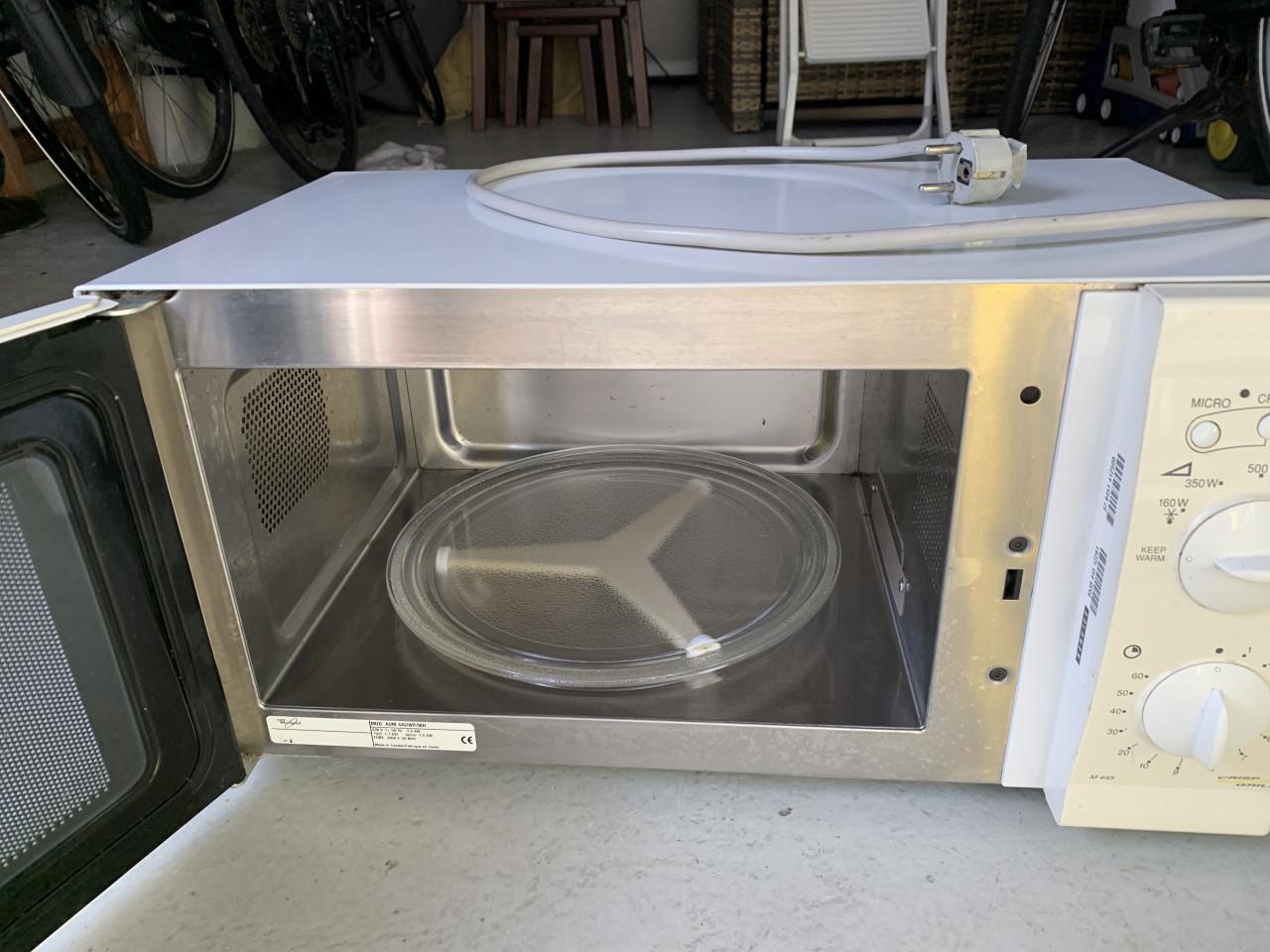 Magnetron met glazen draaiplateau.