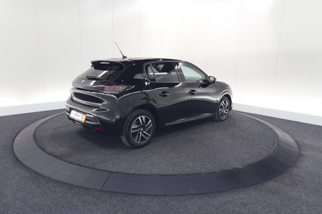 Peugeot 208 puretech 100 allure pack | camera | apple carplay | stoelverwar