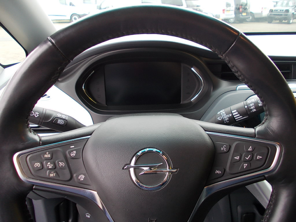Opel Ampera-e navi, cr.control, leer, stoelverw., stuurverw