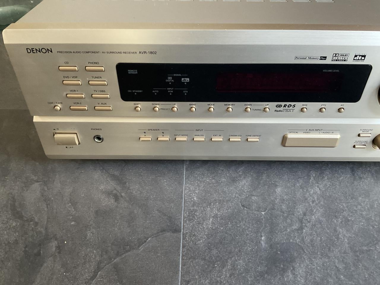 Denon AVR 1802. Surround Receiver en een Denon PCM DVD Video Player