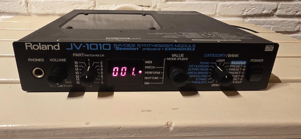 Doepfer LMK2 Piano en Roland JV 1010 synthesizer