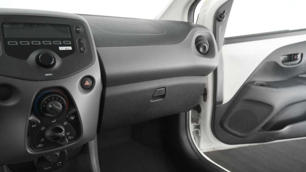 Peugeot 108 1.0 e-vti active | airco | allseasonbanden | elektrische ramen 