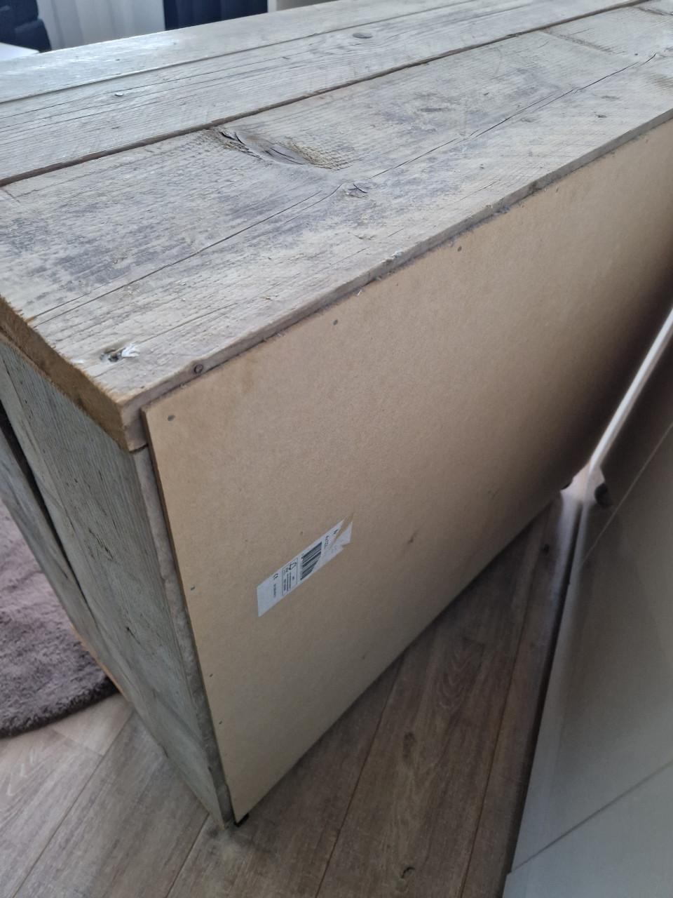 Kastje op wieltjes steigerhout