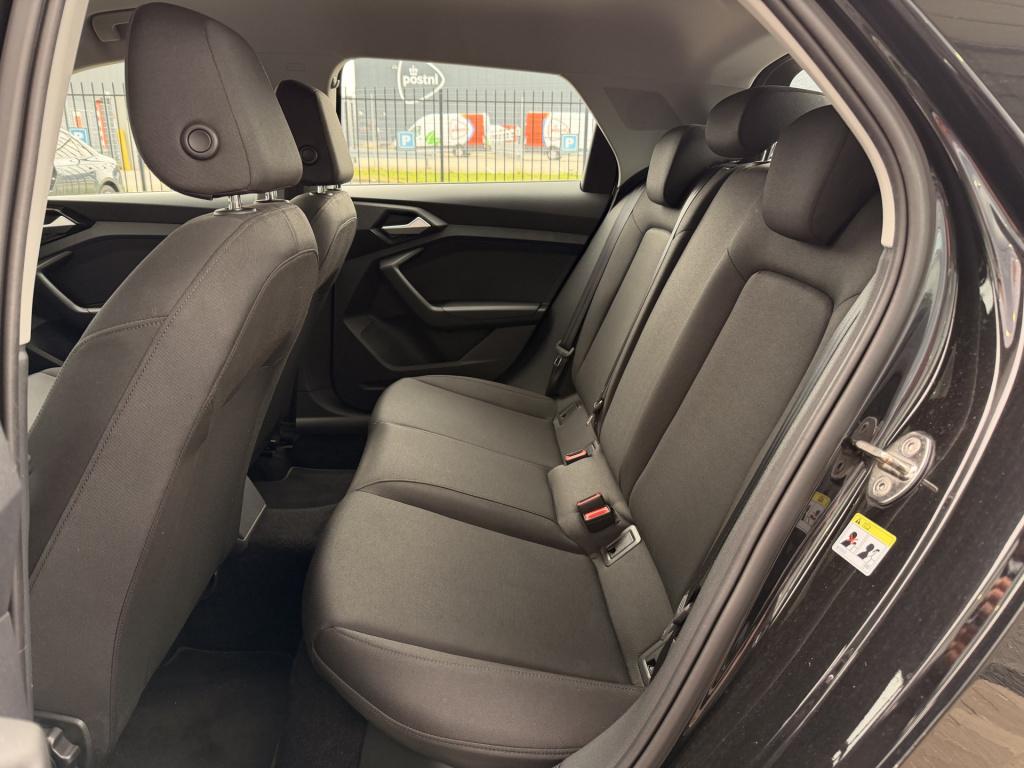 Audi A1 Sportback 25 tfsi pro line | apple carplay | lane assist | 18 inch 