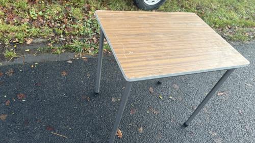 Stevig tafeltje