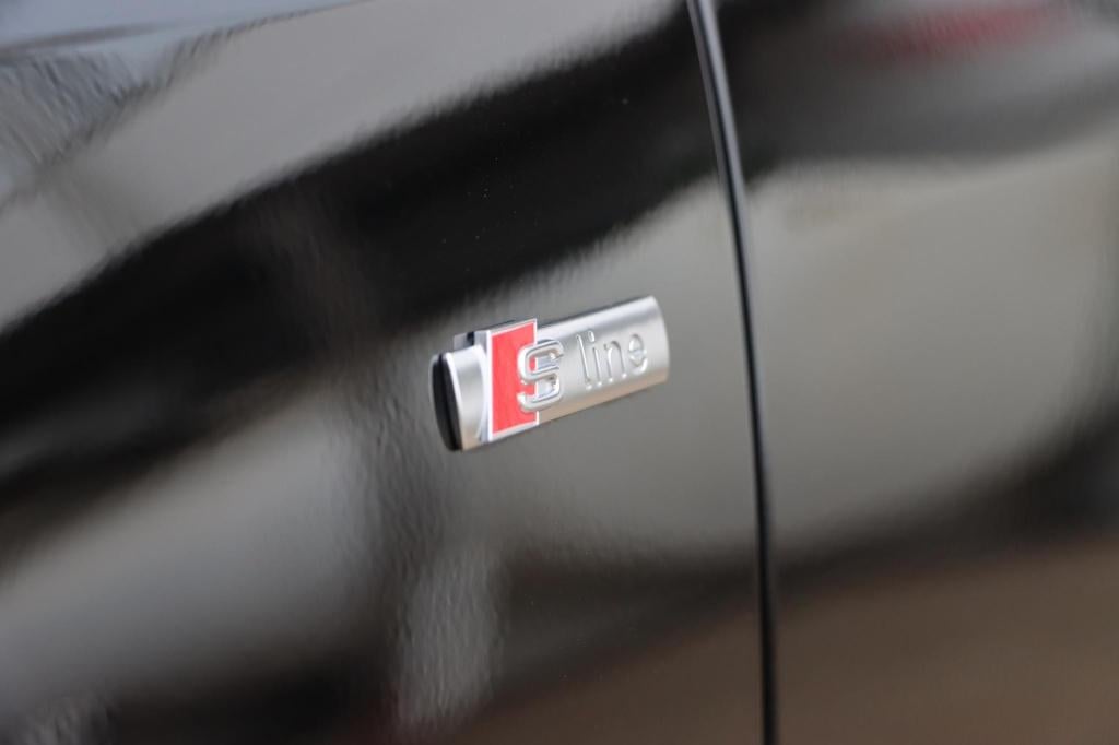 Audi A4 avant 40 tfsi launch edition sport