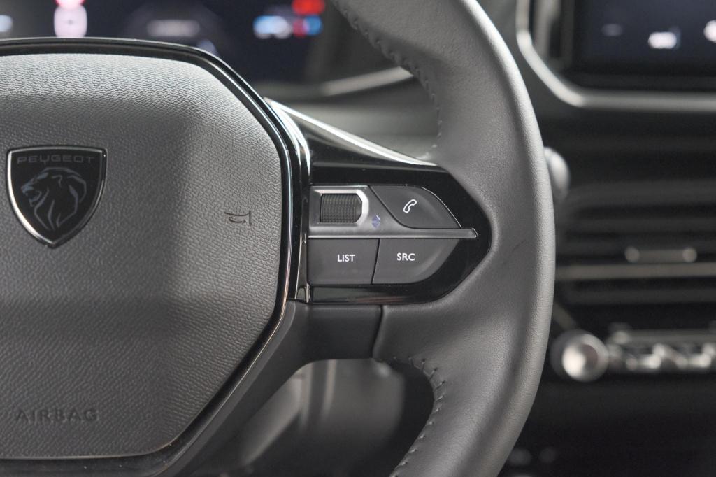Peugeot 2008 puretech 100 allure | apple carplay | parkeersensoren | climat