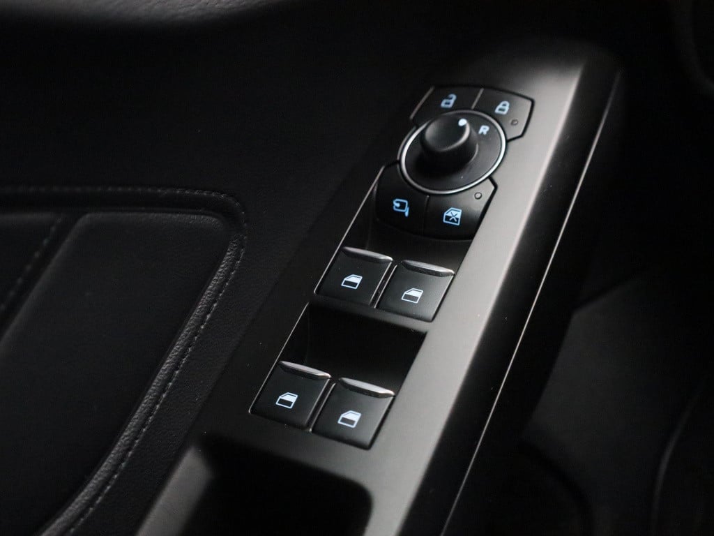 Ford Focus 1.0 ecoboost hybrid st-line