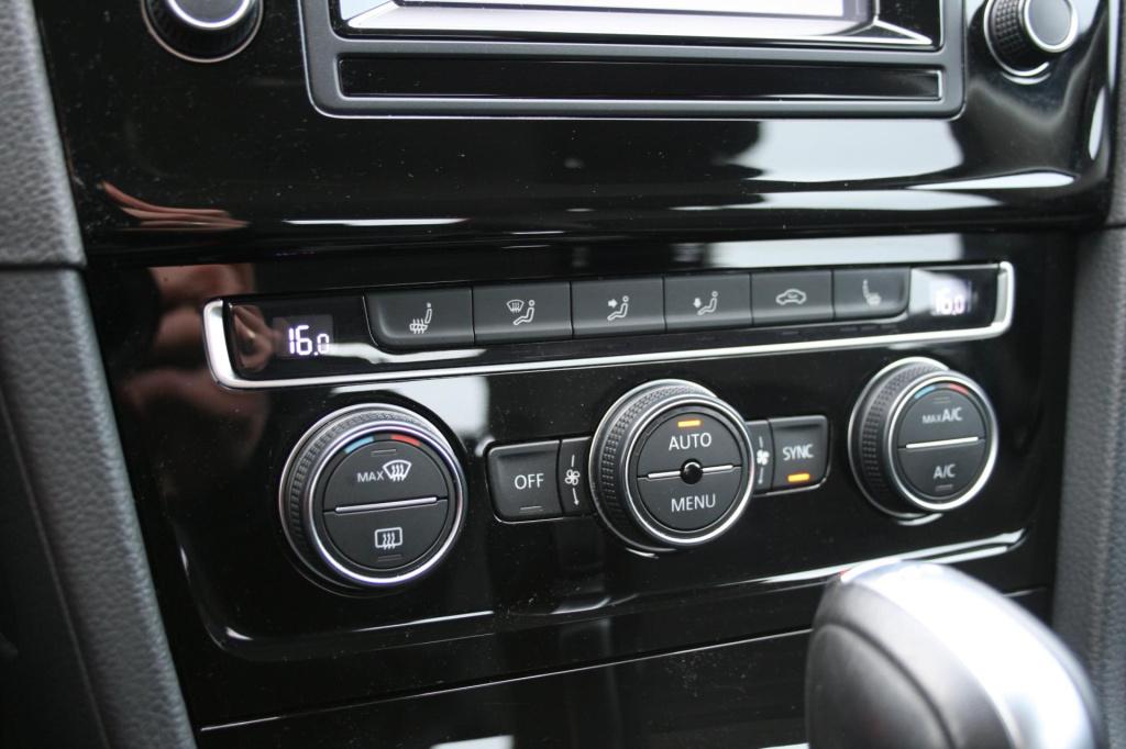 Volkswagen Golf 1.2 tsi highline / afn. trekhaak / navi / cruise / stoelver