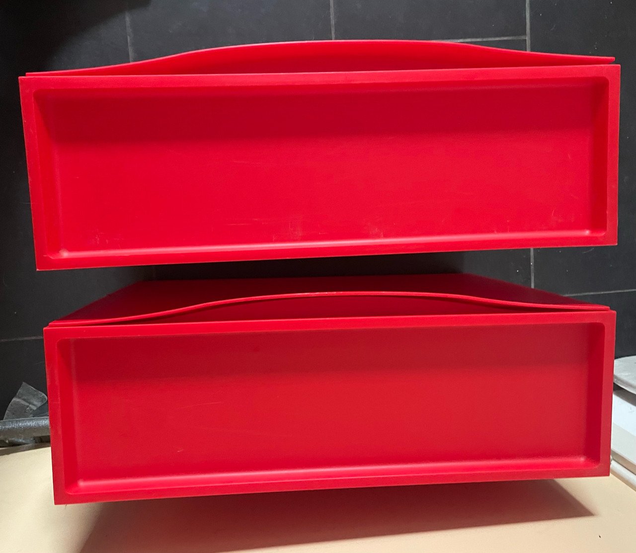 2 ikea trones schoenenbakken
