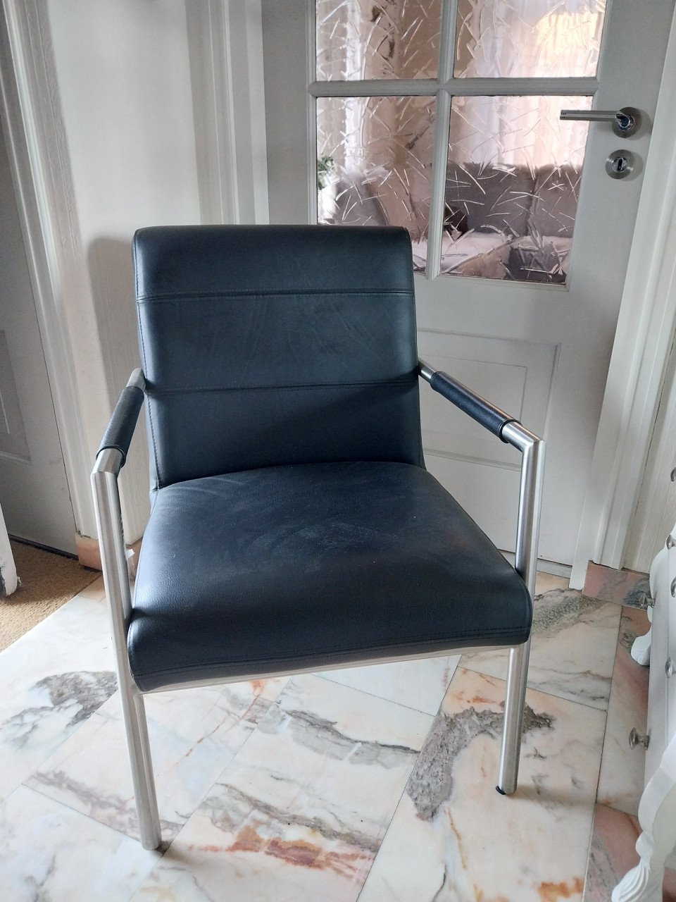 Fauteuil zwart met metaal