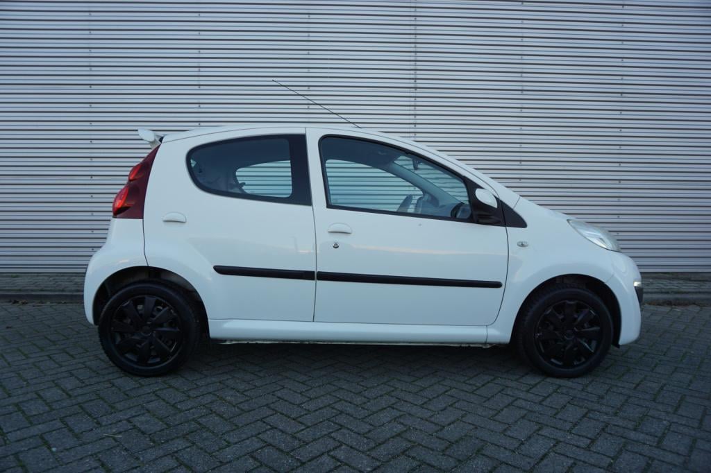 Peugeot 107 1.0 active airco / elektr. ramen / nap / apk t/m 10-08-2026