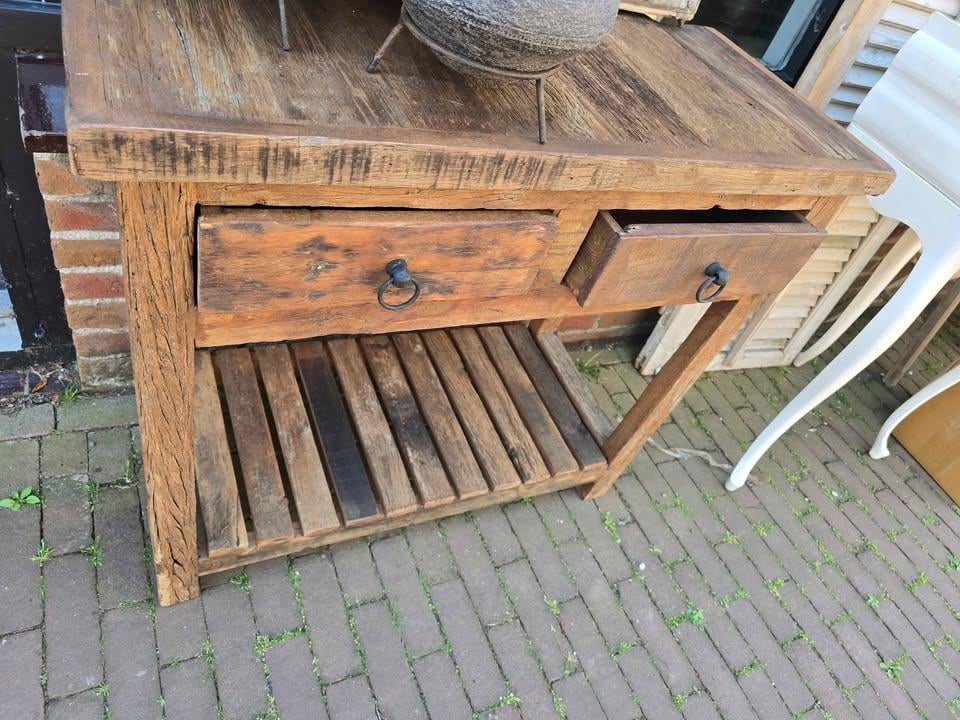 SIDETABLE LEUK VOOR UW BOXSPING OLD WOOD EN ELKE TABLE IS UNIEK