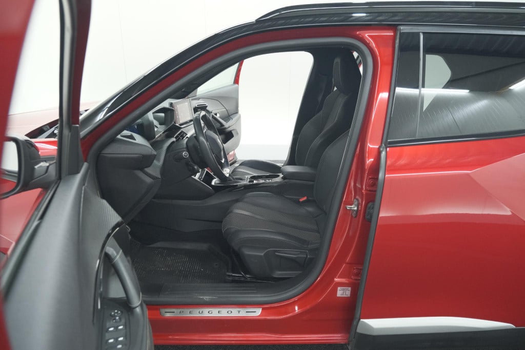 Peugeot 2008 puretech 130 gt-line | trekhaak | camera | apple carplay | par