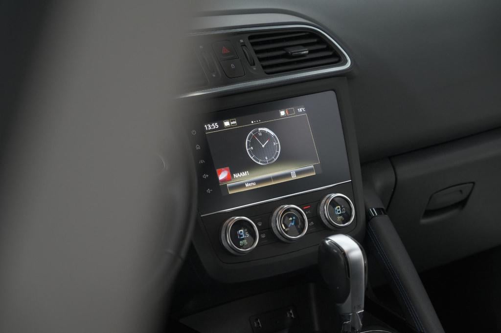 Renault Kadjar tce 140 edc limited | camera | dodehoekdetectie | apple carp