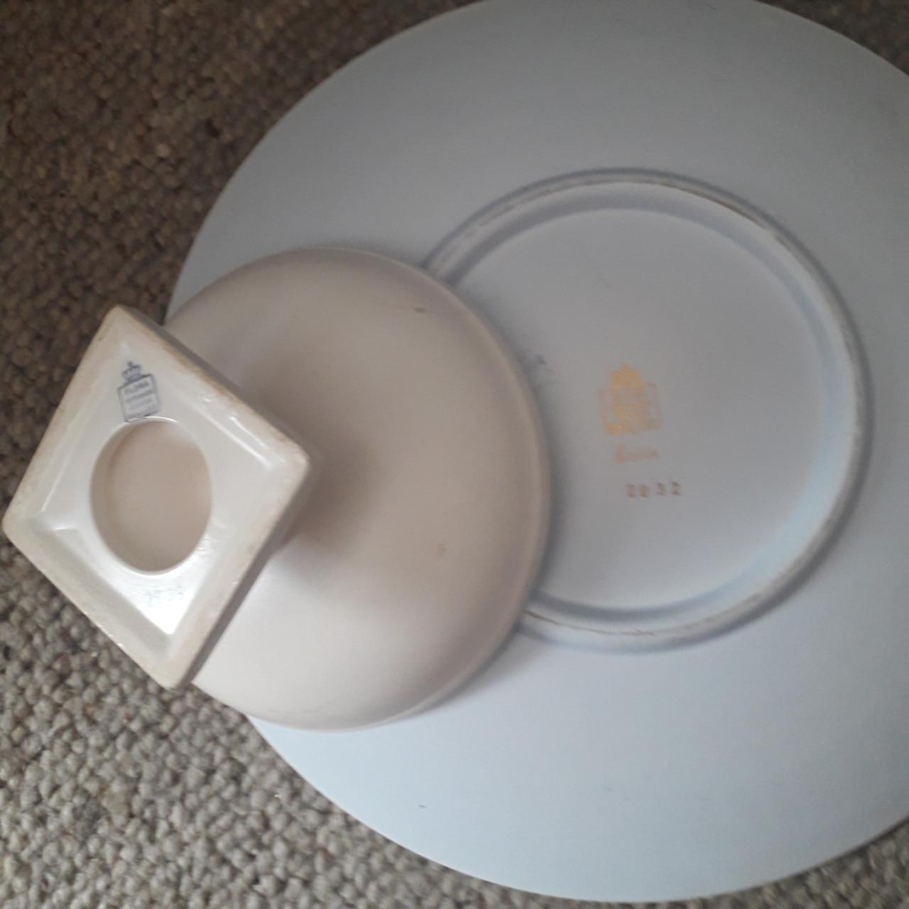 Partij vazen en meer van Flora plateel