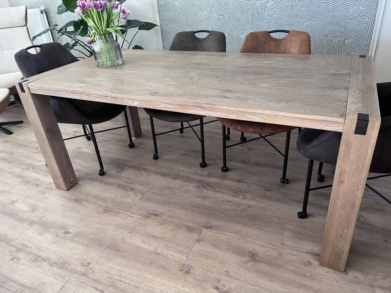 Eettafel hout