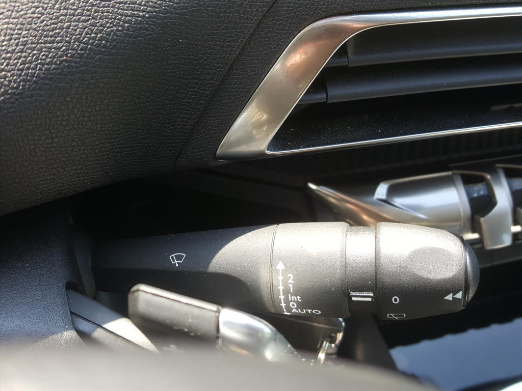 Peugeot 3008 active 1.2 puretech-130pk (vol)automaat (eat8) cruise & climat