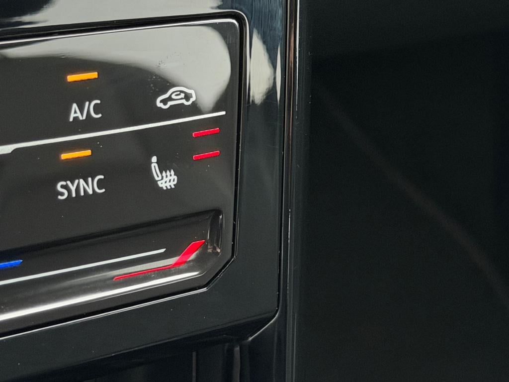 Volkswagen T-cross 1.0 tsi dsg 116pk goal | trekhaak | navi | led | 4-seaso