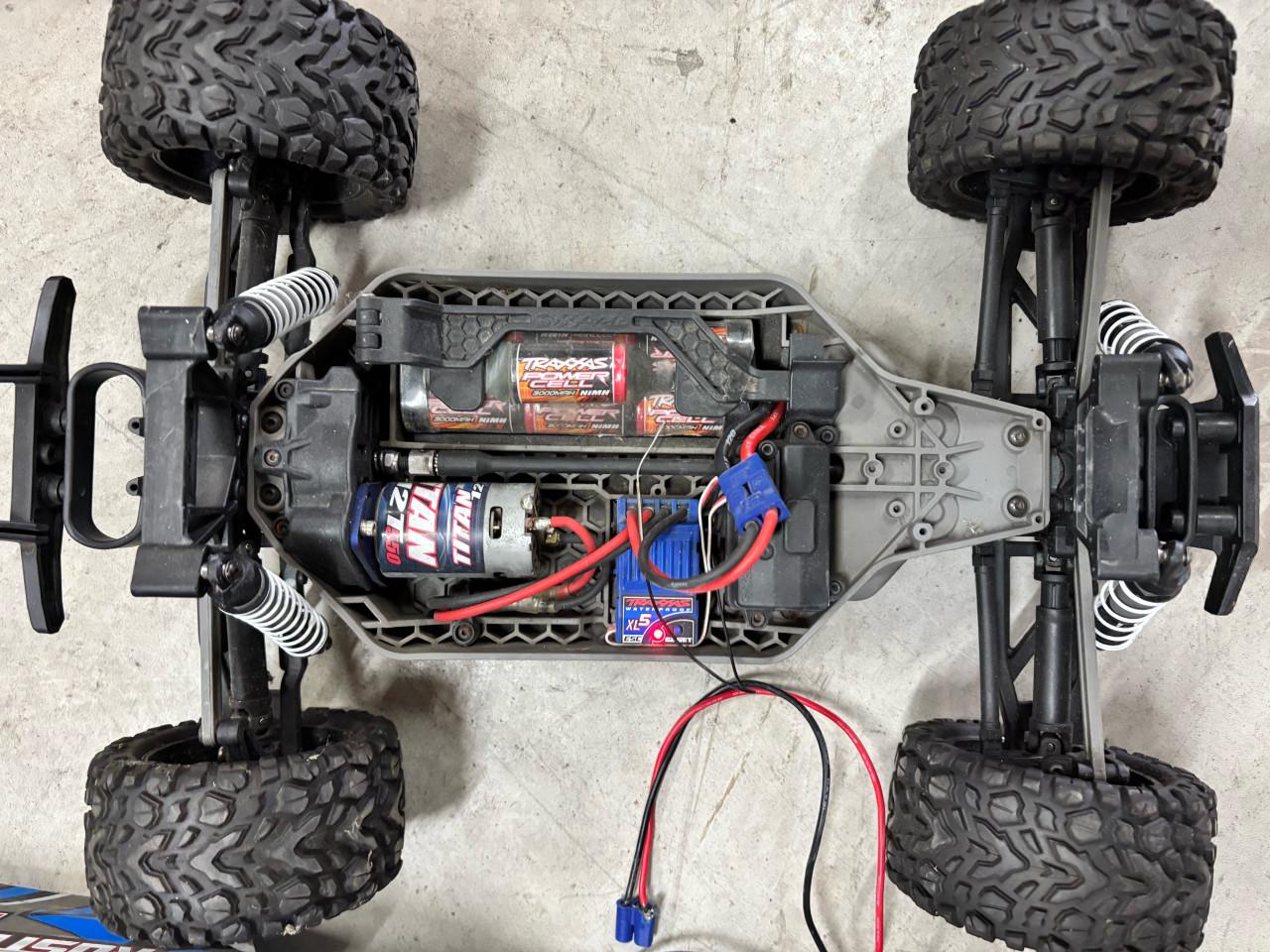 Traxxas rustler