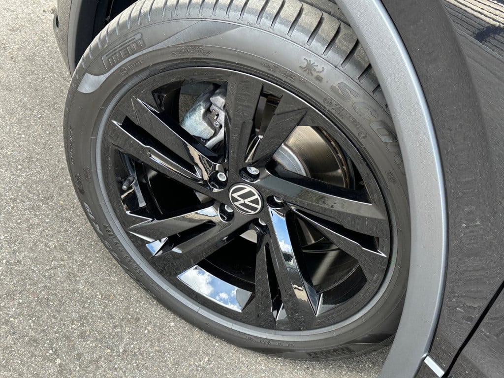 Volkswagen Tiguan 1.5 tsi 150pk dsg r-line | black line | panoramadak | tre