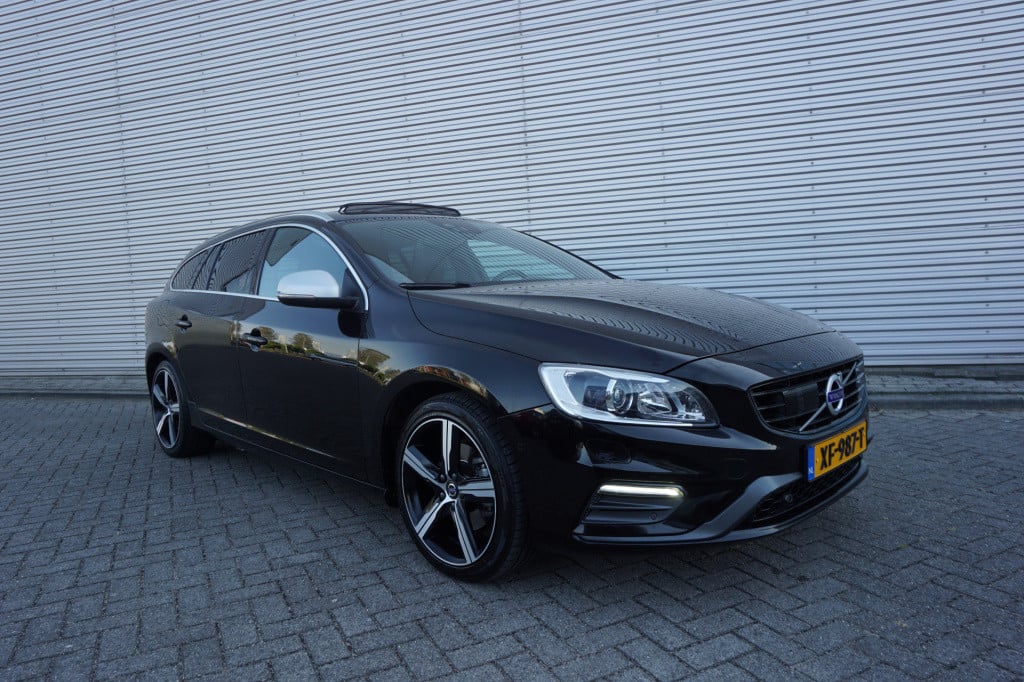 Volvo V60 2.0 d4 business sport - automaat - climate / navi / cruise / lane