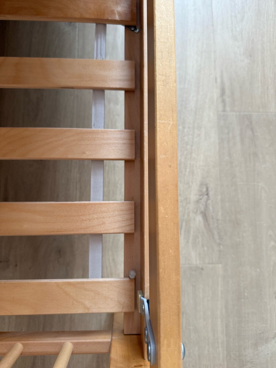 Houten peuterbed met zijsteun 160x70 cm